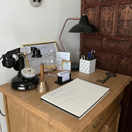 Le Prieure De Thibault Guest house Saint-Thibault-des-Vignes