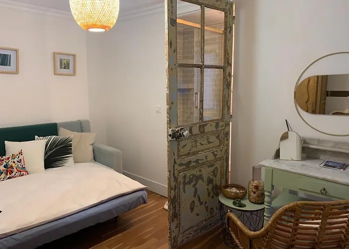 Pensjonat Le Prieure De Thibault Saint-Thibault-des-Vignes