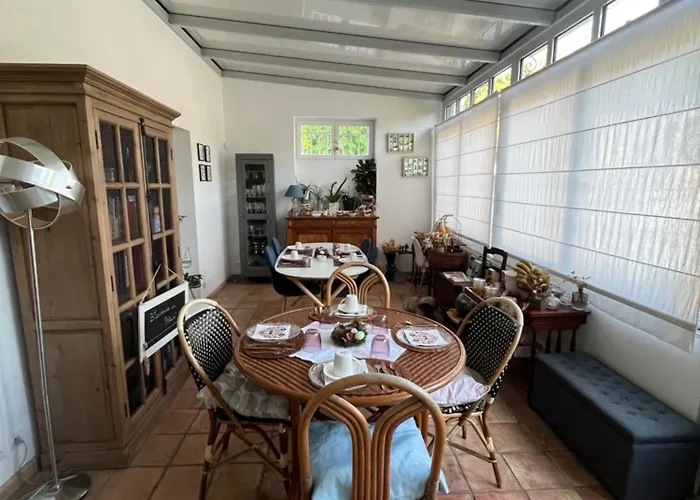 Pensjonat Le Prieure De Thibault